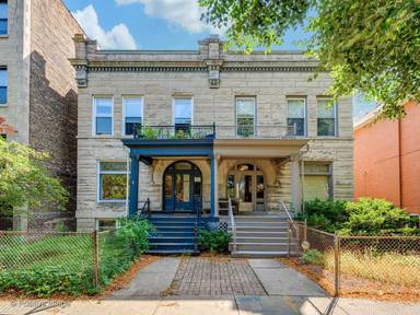 Main picture of 3639 N Greenview Ave