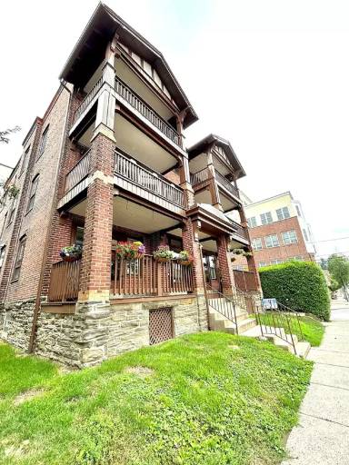 Main picture of 5- 7 Athens Ave