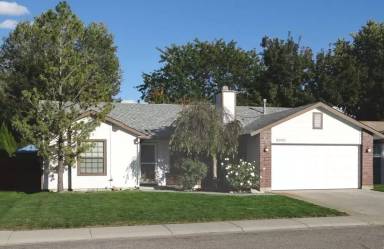 Main picture of 6830 N Amesbury Way