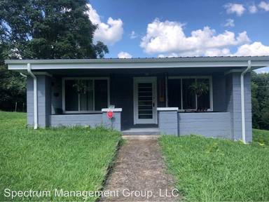Main picture of 300 N Hardin St
