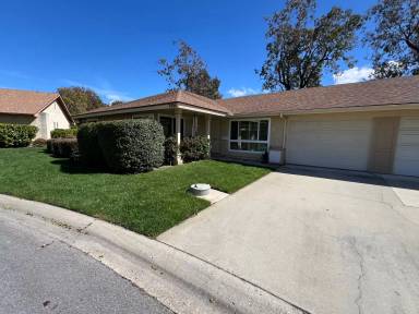 Main picture of 7404 Village 7