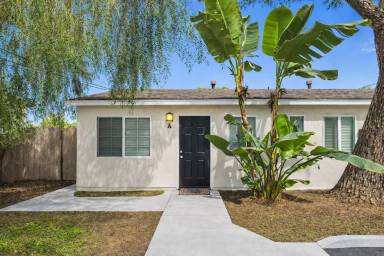 Main picture of 161 W Los Angeles Dr