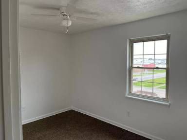Main picture of 291 Shelby Ave
