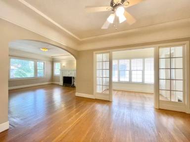 Main picture of 1039 33rd St