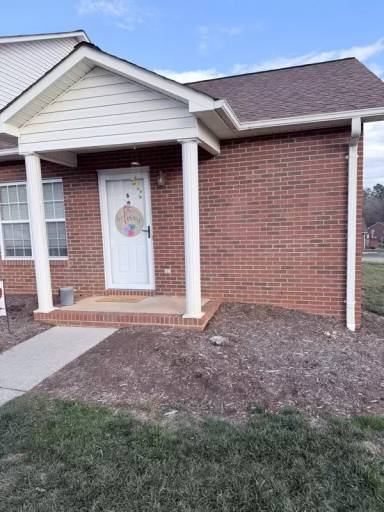 Main picture of 102 Brandywine Dr NE