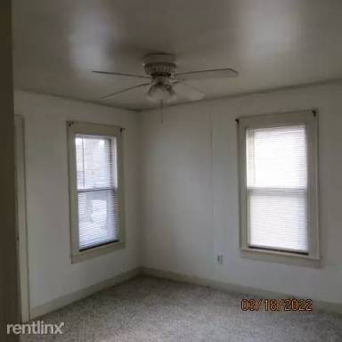 Main picture of 236 E Main St