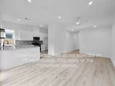 Main picture of 5107 E Riverside Dr