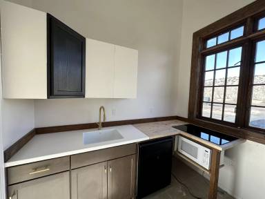 Main picture of 11158 Front St
