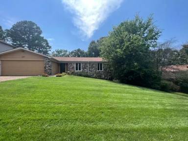 Main picture of 1712 Shumate Dr