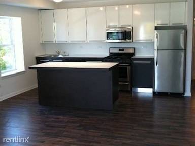 Main picture of 1544 W Glenlake Ave Apartments