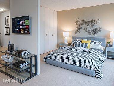 Main picture of 151 E Wacker Dr