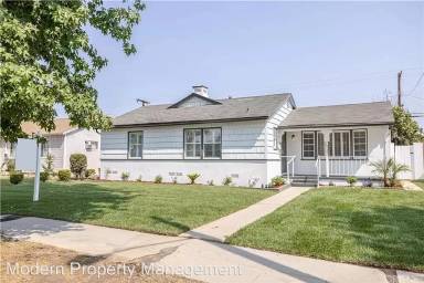 Main picture of 16521 Plummer St