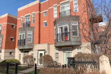 Main picture of 802 W University Ln