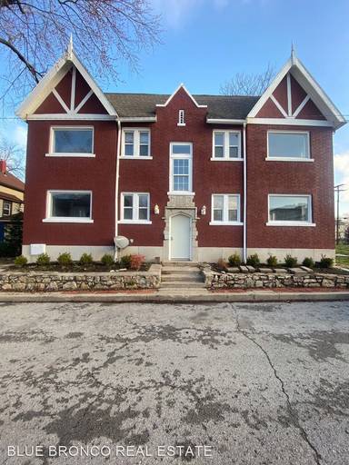 Main picture of 820 E 31st Ter