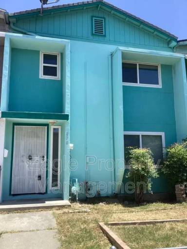 Main picture of 830 Palm Cir