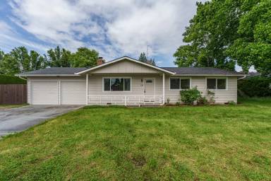 Main picture of 104 NE 121st Ave