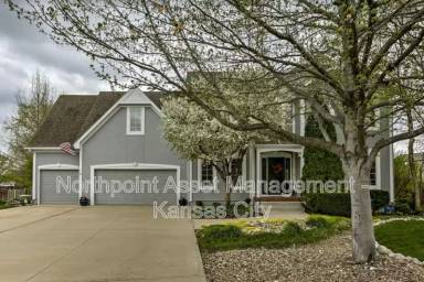 Main picture of 128 SE Chelsea Ct