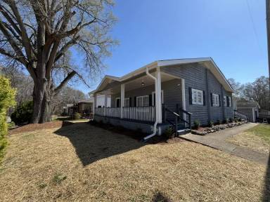 Main picture of 82 Dellinger Ave