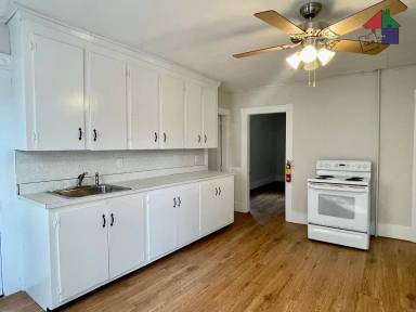 Main picture of 27 Branch St