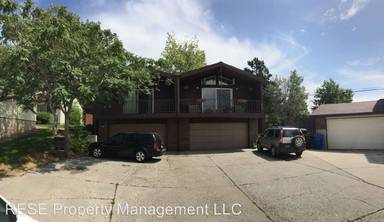 Main picture of 2775 S Claybourne Ave