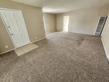 Main picture of 14822 1/2 Larch Ave
