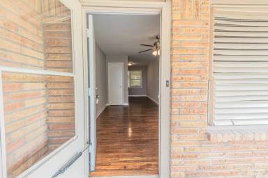 Main picture of 124 N Washington St