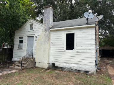 Main picture of 3120 Desoto St
