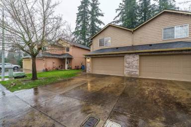 Main picture of 9715 NE Tenny Creek Dr