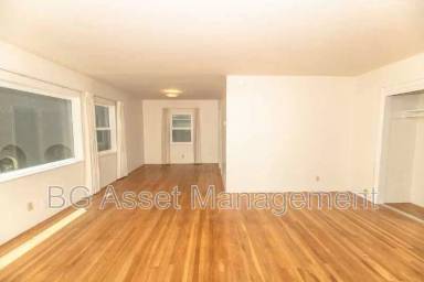 Main picture of 846 York St