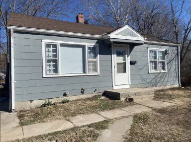 Main picture of 2202 S Saint Francis St