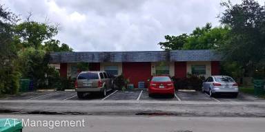 Main picture of 5826 NW 23rd St