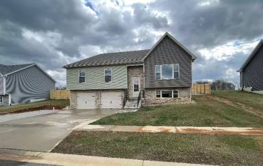 Main picture of 330 Valhalla Trce