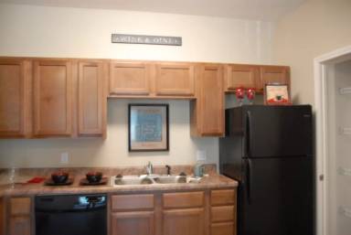 Main picture of 404 N Cattleman Dr