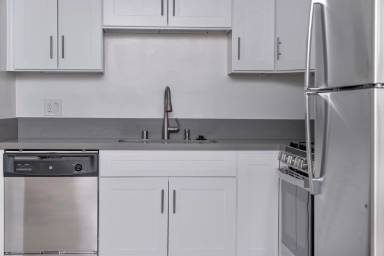 Main picture of 520 E Magnolia Blvd