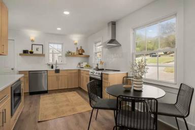Main picture of 1326 Ardee Ave