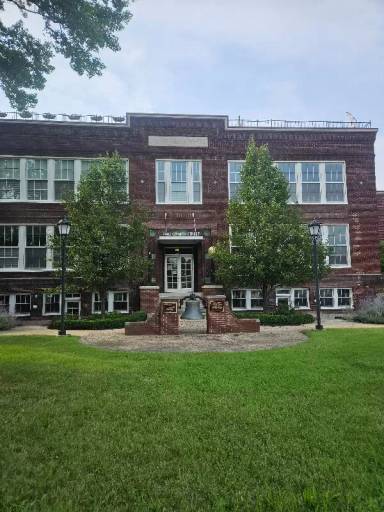 Main picture of 7482 Center St