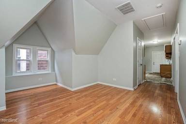 Main picture of 2628 N Wilton Ave