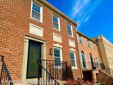 Main picture of Sutton Place Condo