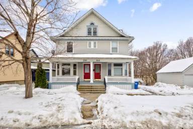 Main picture of 210 3rd Ave NW