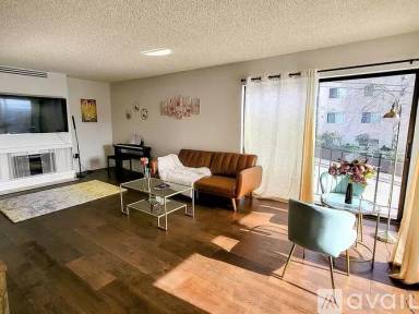 Main picture of 1001 Queen Anne Ave N