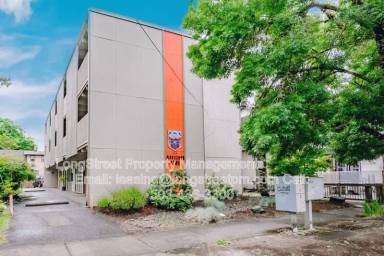 Main picture of 115 NW 15th St
