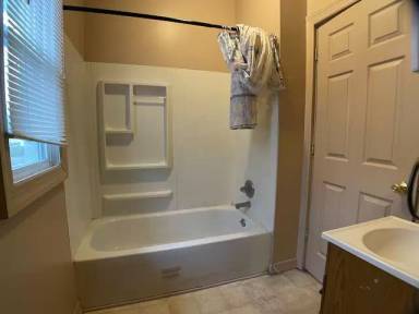 Main picture of 1115 1/2 N 16th St