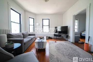 Main picture of 56 Walnut St