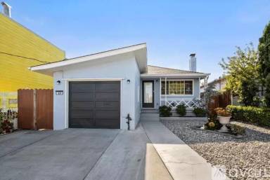 Main picture of 829 2nd Ave
