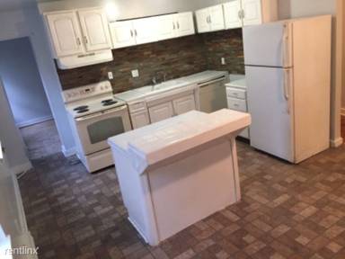 Main picture of 800 N Broadway