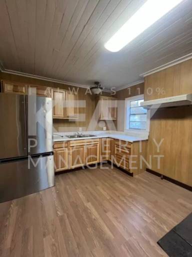 Main picture of 411 Gladys Ave