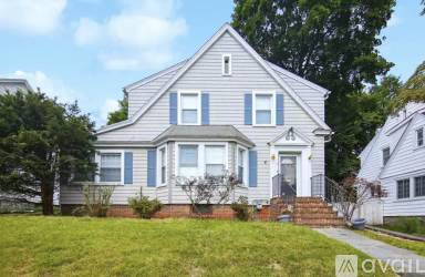 Main picture of 15 Yates Ave