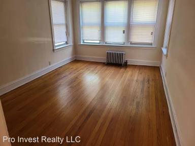 Main picture of 607 E 80th St