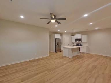 Main picture of 12830 W Cowboy St