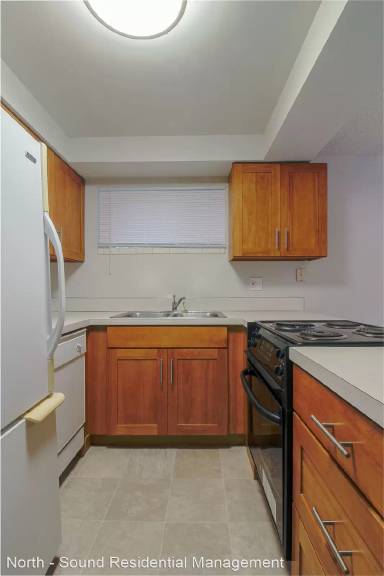 Main picture of 6124 Kenwood Dr